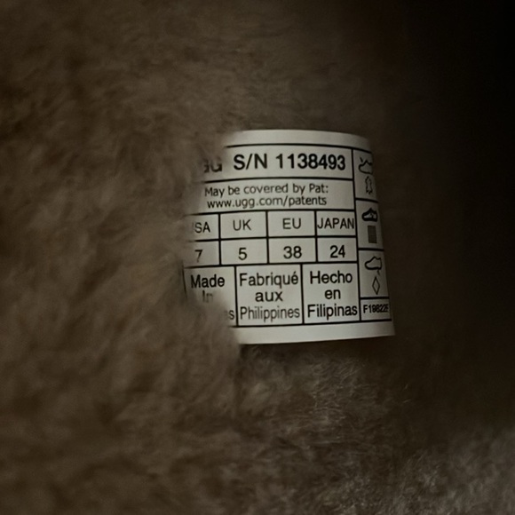 UGG Genuine Sheepskin Lined Leopard Print Boots, Size 7 New in Box - Picture 14 of 16